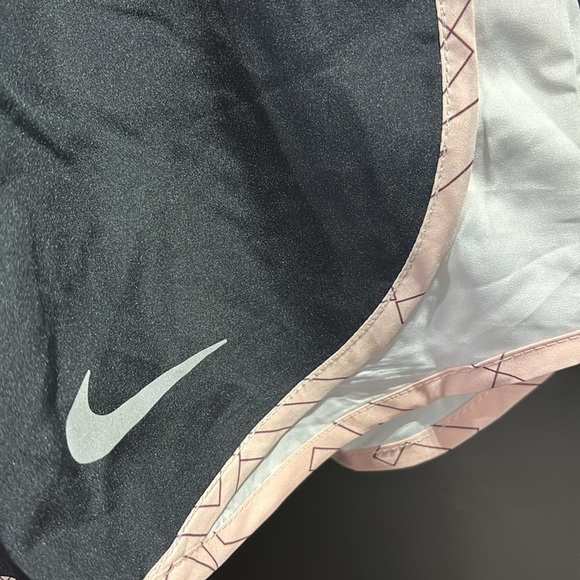 Nike Dri-Fit Running shorts,panty lined,elastic drawstring waist,mesh side panel - Picture 2 of 9